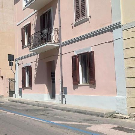 International House Olbia Hotel Buitenkant foto